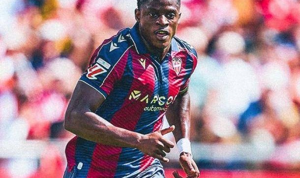 巴萨盯上21岁中锋：西甲5球3助身价翻3倍！违约金3000万