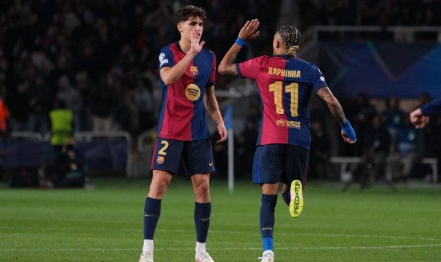 巴萨三喜临门！弗里克携两大王牌横扫西甲，102球昭示宇宙队复兴？