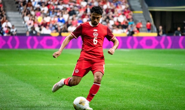 4500万身价却无人问津！大卫从法甲射手王到转会市场弃儿的惊人反转