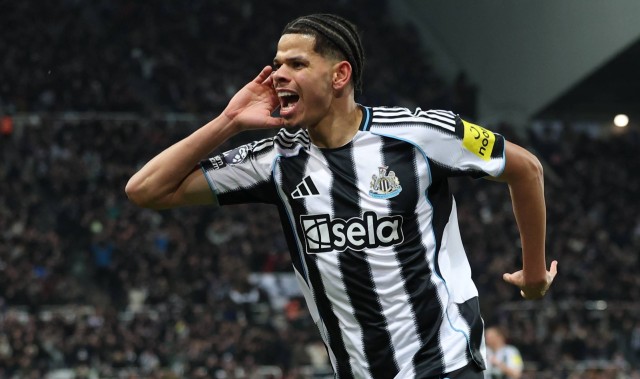 （外代二线）足球——英超联赛：纽卡斯尔联胜曼联