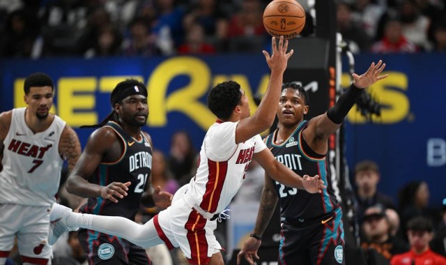 鲍威尔36分阿德巴约15+14 热火击败活塞4连胜