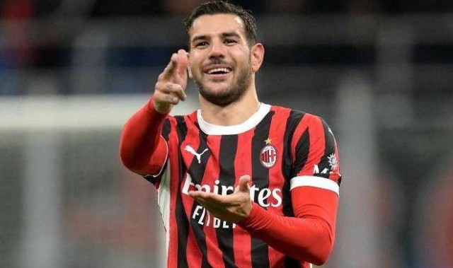 一日三官宣！巴黎呛姆巴佩+皇马签天才，巴萨免签佩剑掀西甲风暴