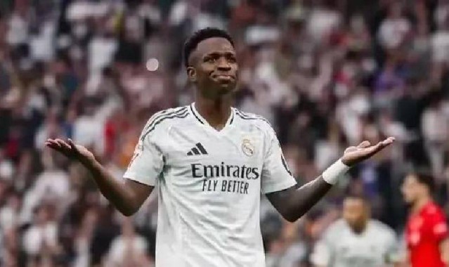 欧冠失利隐患凸显！皇马更衣室矛盾重重，能否解决危机待时间证明？