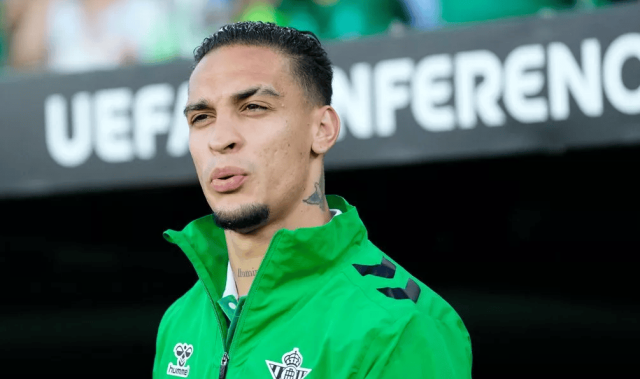 1亿水货觉醒！安东尼自降30%薪水也要逃离曼联真爱竟是这西甲队？红魔球迷集体破防了！