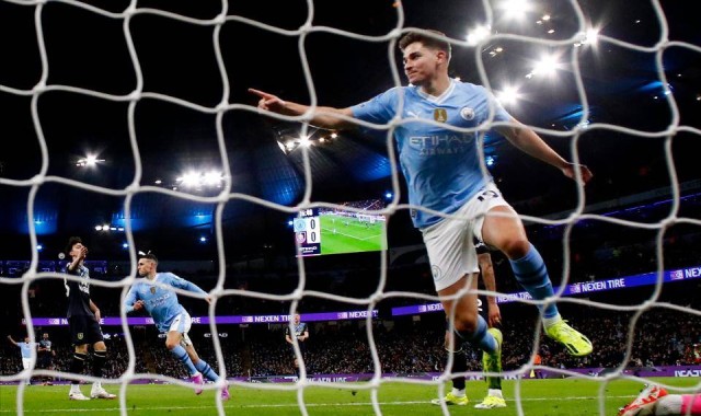 英超回顾：边拆边建！曼城引援有条不紊，留人引援两手抓，剑指英超五连冠