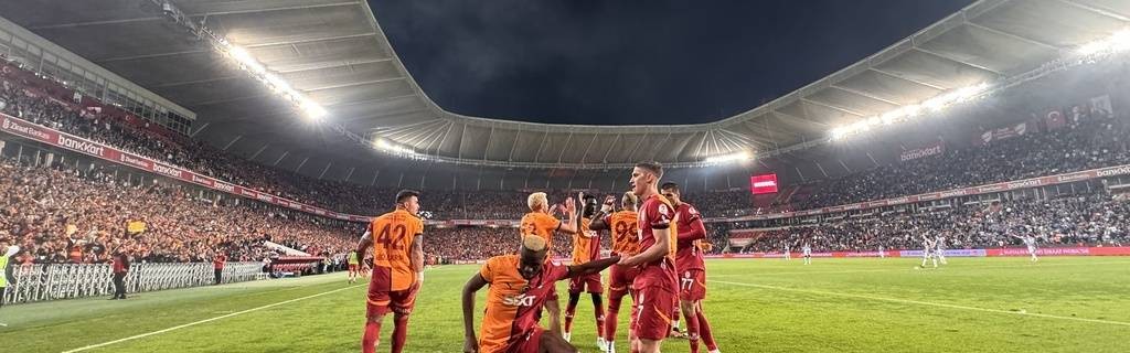 爆！奥斯梅恩转会截止日曝光！曼联“变心”锁定新猎物，沙特金元足球再掀波澜？