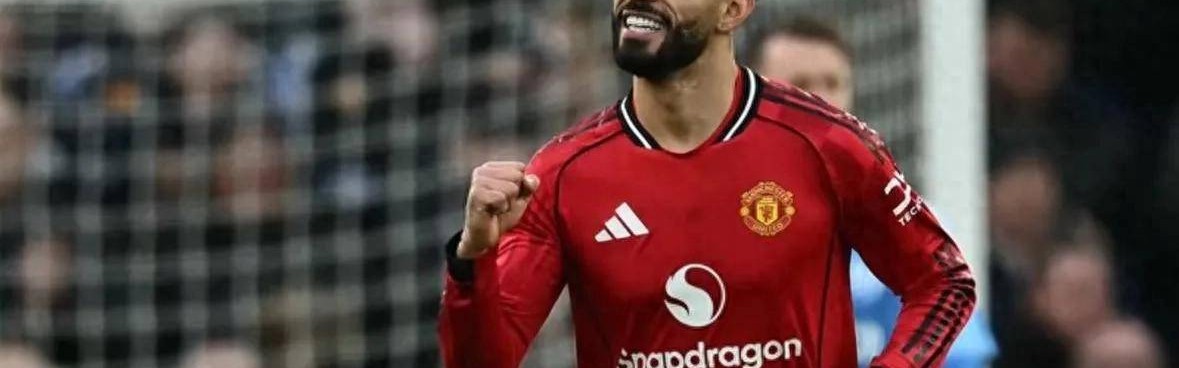 随着曼联3-2绝杀，维拉0-1小蜜蜂，热刺2-2曼城，英超积分榜出炉