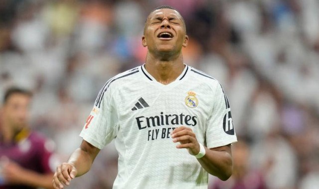 皇马欧冠出局闹剧：姆巴佩自私作祟，卡马文加红牌葬送逆转希望