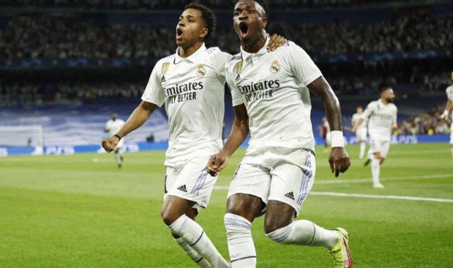 拒绝顶薪续约！皇马高层明确态度，维尼修斯不满，姆巴佩暗自欢喜