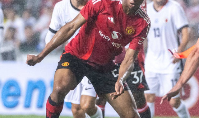 负债10亿镑，亏损过亿！曼联凭啥还是全球第二值钱俱乐部？