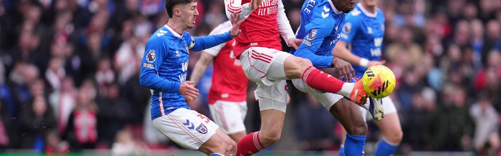 英超-约克雷斯双响苏维门迪贴地斩 阿森纳3-0先赛9分领跑