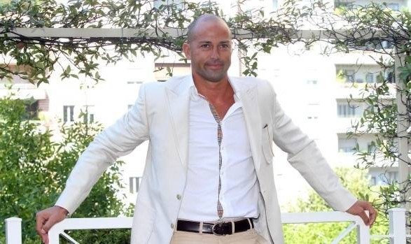 前意甲后卫：加利亚尼和莫吉都说过我太帅不适合踢球