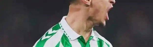 亿元先生变2000万！巴西边锋出奇招，曼联球迷愤怒，西甲劲旅欢喜