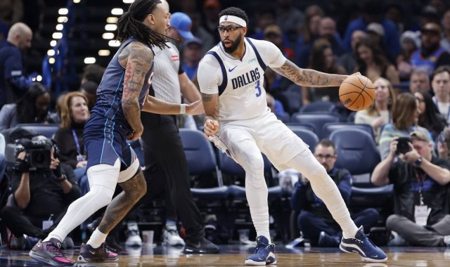 名记：独行侠在内外部都讨论过浓眉的交易