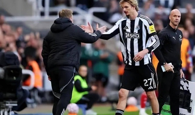 质疑变认可！5场4球，队史第一人