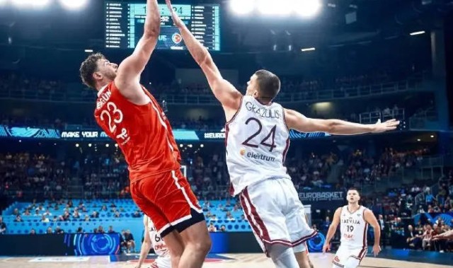 欧洲杯各队NBA球员表现:马卡爆发约老师高效 铂金最低迷