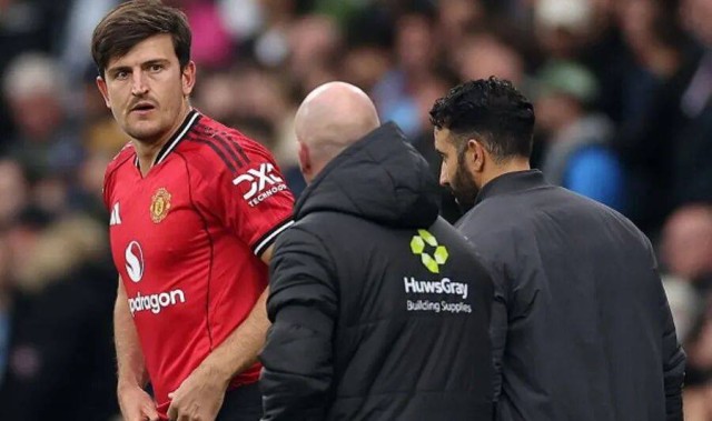 阿莫林离谱操作毁了曼联！B费踢后腰芒特打边卫，几乎场场换中卫