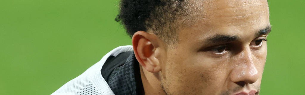 佳夫转会纽卡斯尔：米兰后卫的欧冠梦想之路